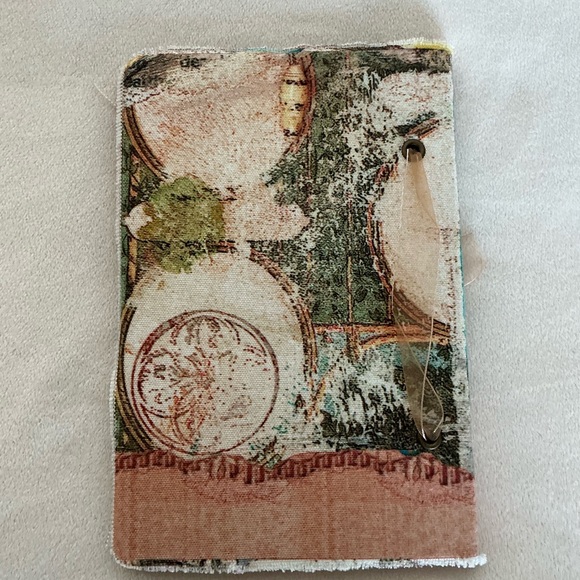 NEW Beautiful Ribbon Bound Journal with Vintage Pages - Picture 4 of 5